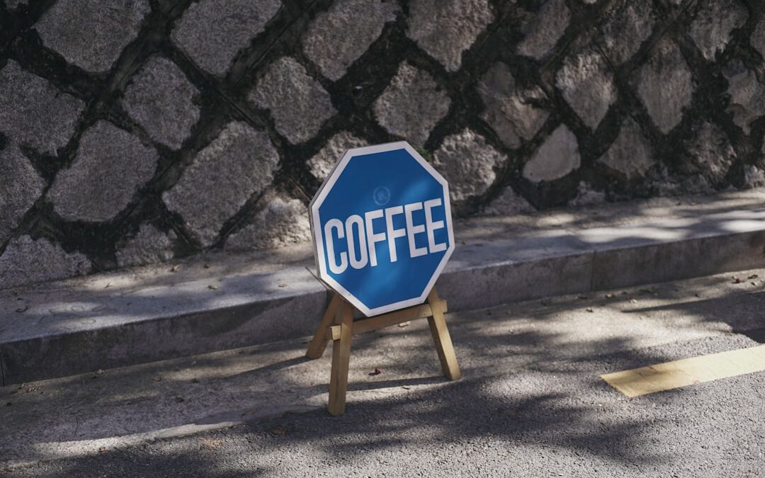 Wat gebeurt er na het plukken van koffiebonen